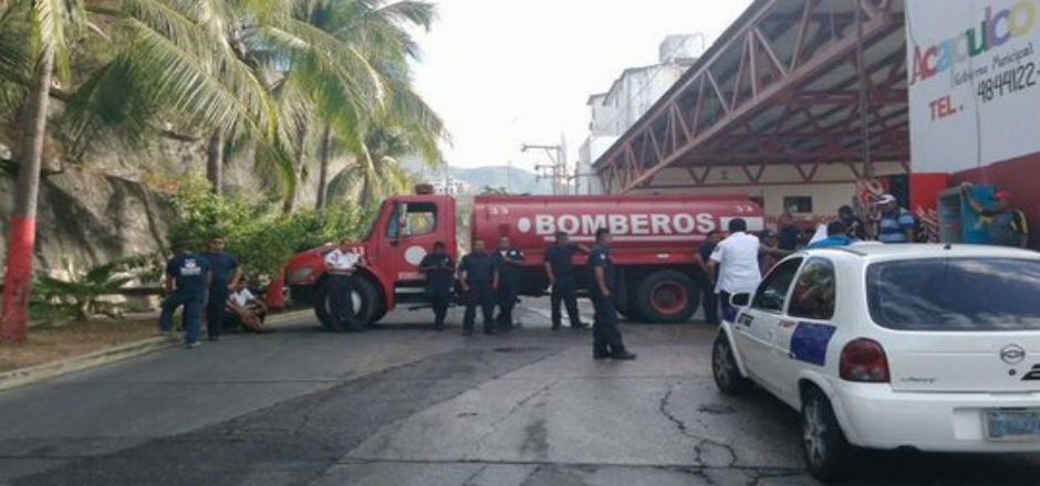 Bomberos de Acapulco se van a huelga