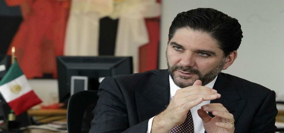 Ahorradores de FICREA piden destitución del presidente de la CNBV