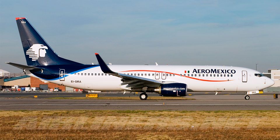 Avión de Aeroméxico regresa a Los Angeles por olor a humo Avión de Aeroméxico regresa a Los Angeles por olor a humo