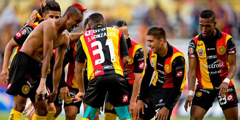 Leones Negros obtiene vital triunfo ante Monterrey