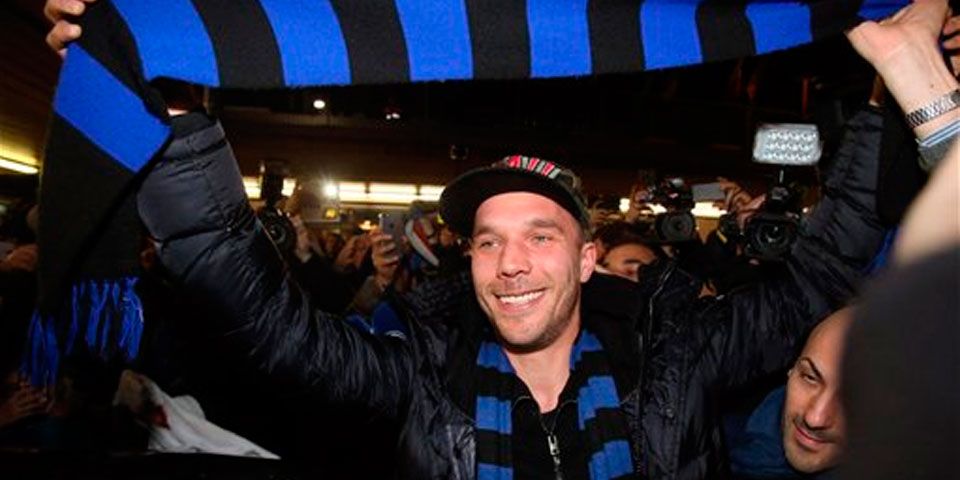Llega Podolski a Italia para firmar con el Inter