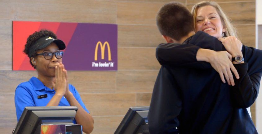 McDonald’s aceptará selfies y abrazos como pago