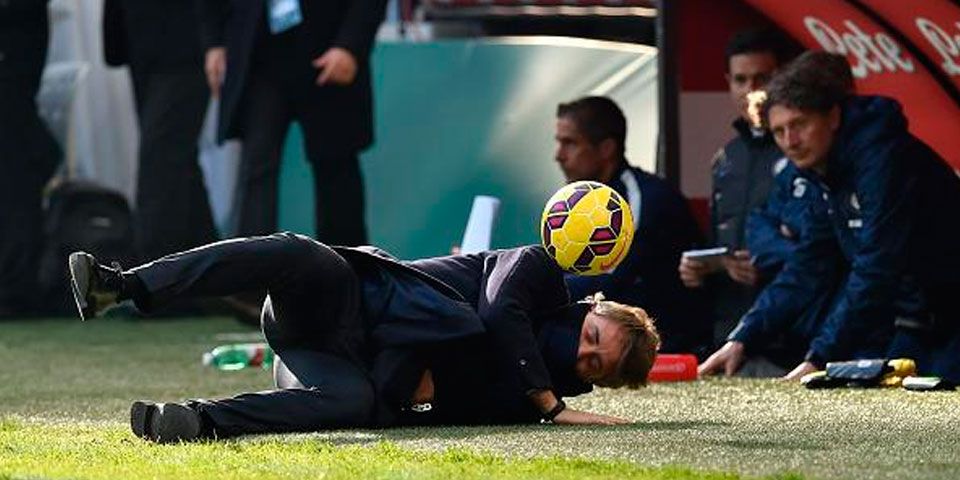 Goles argentinos y balonazo al técnico en victoria del Inter