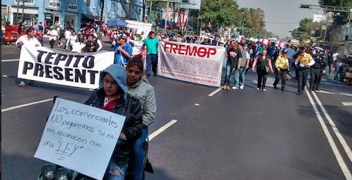 Comerciantes se manifiestan contra reforma fiscal