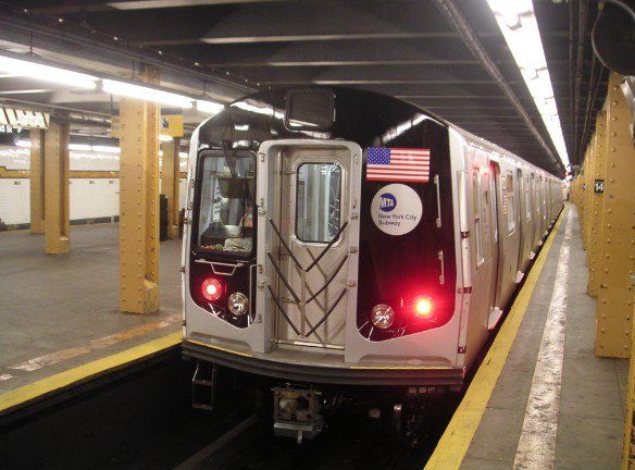 Suspenderán transporte público en Nueva York por tormenta Suspenderán transporte público en Nueva York por tormenta