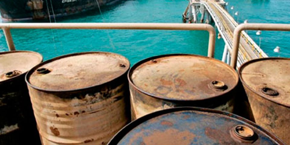 Petróleo mexicano cae 3.29 dólares