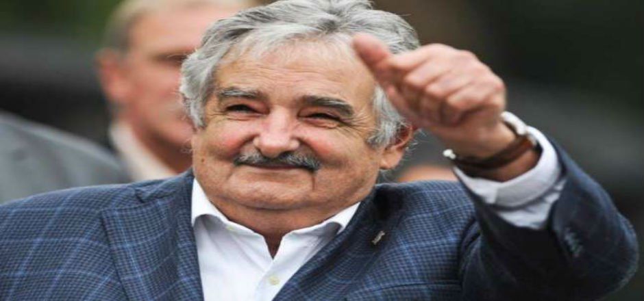 Doné 550 mil dólares de mi sueldo: Mujica Doné 550 mil dólares de mi sueldo: Mujica