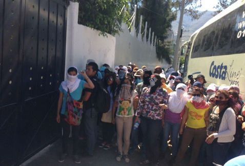 Detienen a normalistas en Guerrero Detienen a normalistas en Guerrero