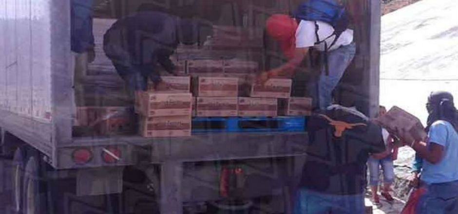 Saquean camiones repartidores en caseta de Guerrero