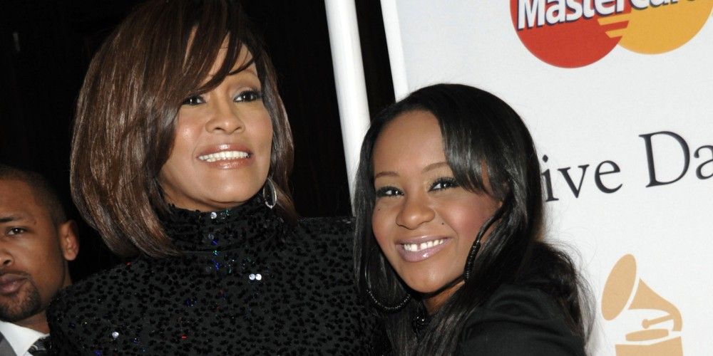 Hallan inconsciente a hija de Whitney Houston Hallan inconsciente a hija de Whitney Houston