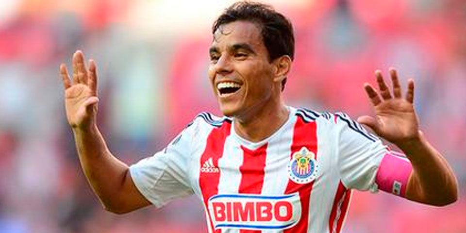 Omar Bravo rescata empate para Chivas Omar Bravo rescata empate para Chivas