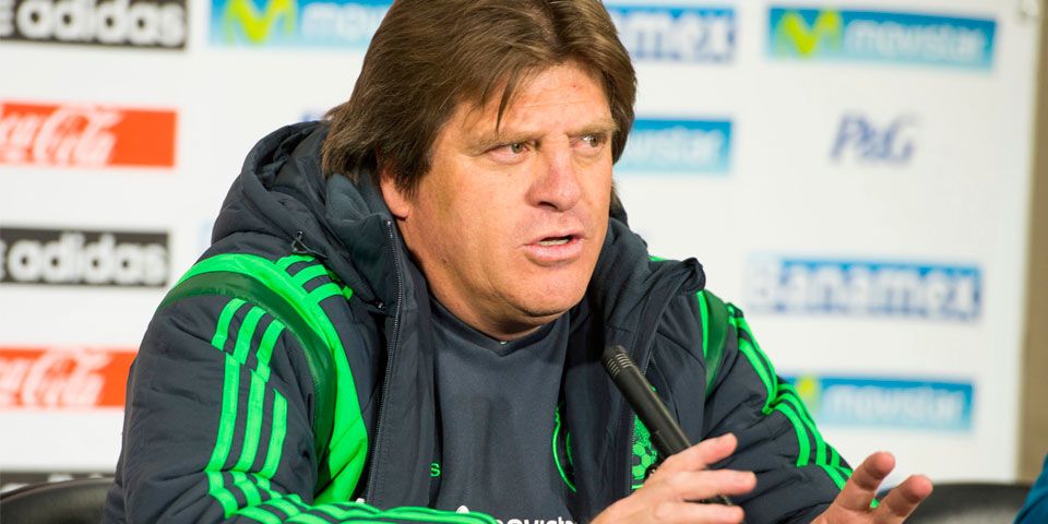 Miguel Herrera critica suplencia de Ochoa Miguel Herrera critica suplencia de Ochoa