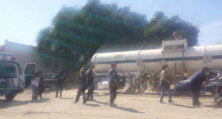 Mueren dos personas por explosión de pipa en Izcalli Mueren dos personas por explosión de pipa en Izcalli