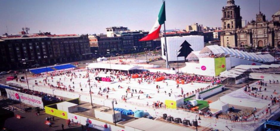 Desmantelan pista de hielo del Zócalo