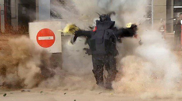 Muere policía al desactivar bomba Muere policía al desactivar bomba