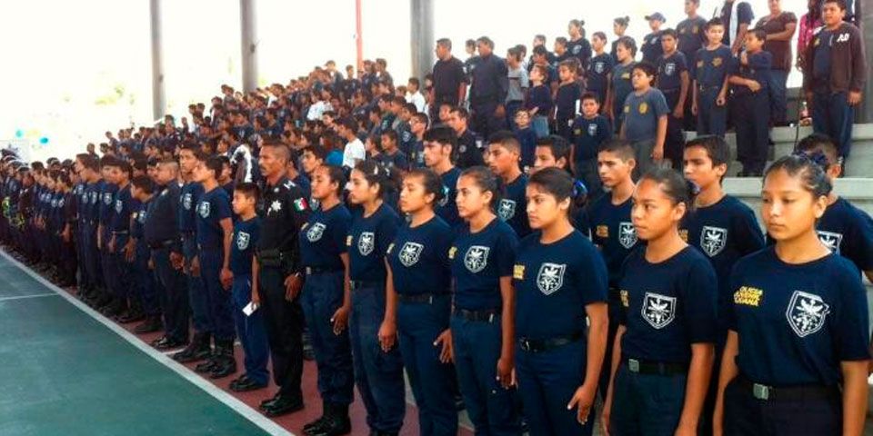 Invitan a padres a inscribir a hijos a la Policía