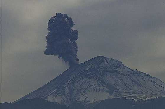 Volcán Popocatépetl registra explosión