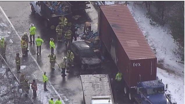 Carambola de 35 autos en New Hampshire Carambola de 35 autos en New Hampshire