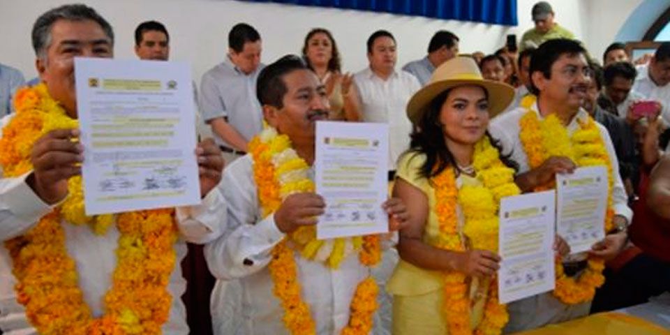 Se registran precandidatos del PRD al gobierno de Guerrero Se registran precandidatos del PRD al gobierno de Guerrero