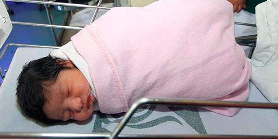 Nace el primer bebé del 2015 en México