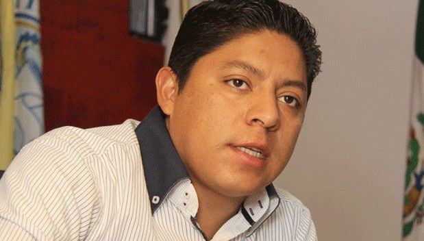 Detienen a precandidato del PRD al gobierno de San Luis Potosí Detienen a precandidato del PRD al gobierno de San Luis Potosí