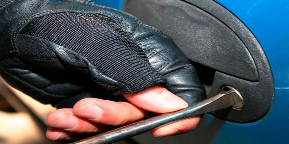 Detienen a supuestos ladrones de autos en CU