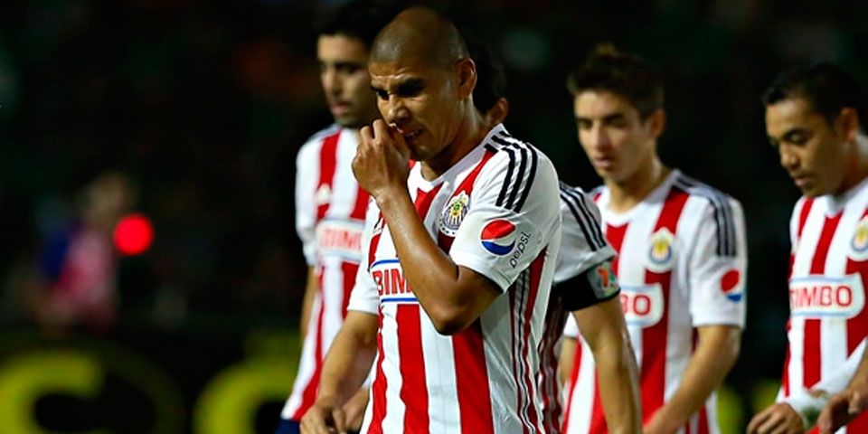 Chivas inicia el torneo con preocupante derrota Chivas inicia el torneo con preocupante derrota