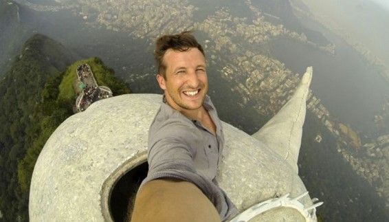 Hombres que publican muchas ‘selfies’ son narcisistas y psicópatas