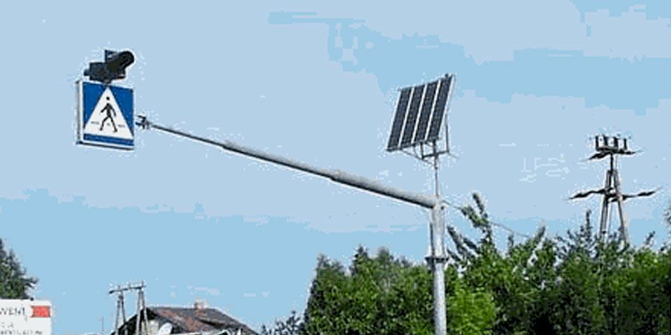 Estudiantes diseñan semáforo con celdas solares en Tamaulipas