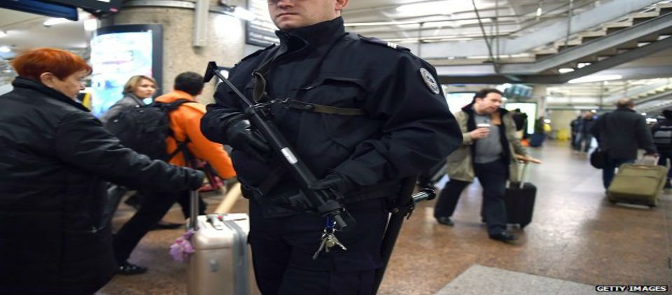 Sospechosos enfrentan a cargos por ataques Sospechosos enfrentan a cargos por ataques