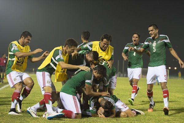 México vence a Honduras 3-0 en Premundial México vence a Honduras 3-0 en Premundial
