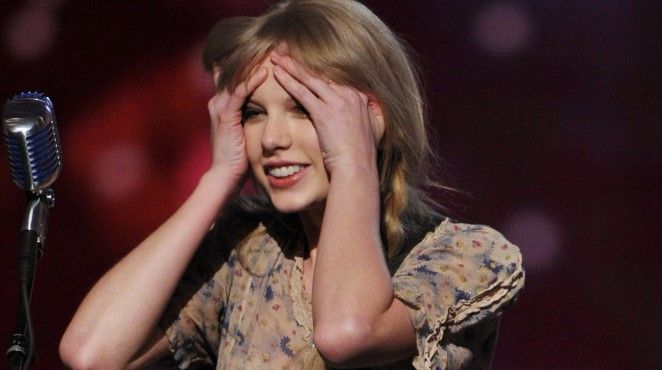 Hackean cuentas de Taylor Swift
