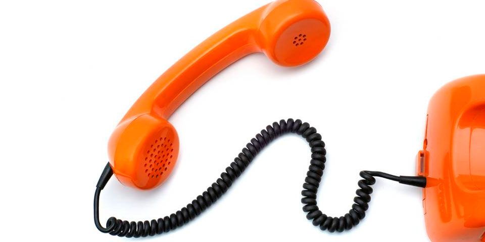 Hombre vs vendedora automatizada