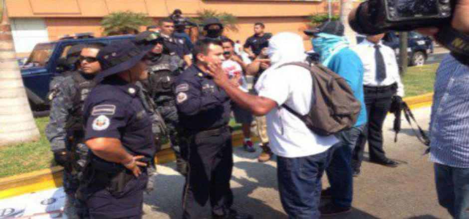 Gendarmería frustra toma de la terminal de autobuses de Acapulco