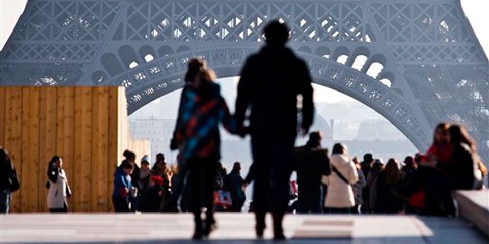 A la baja turismo en París tras ataques A la baja turismo en París tras ataques