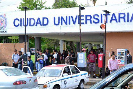 Universidad Michoacana se va a huelga de pago