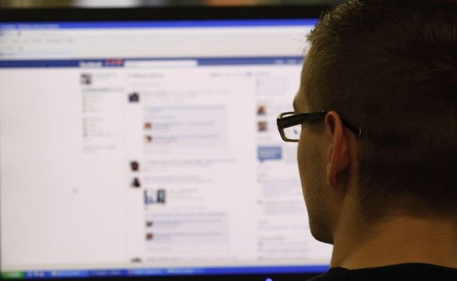 Registra Facebook menos actividad en 2014