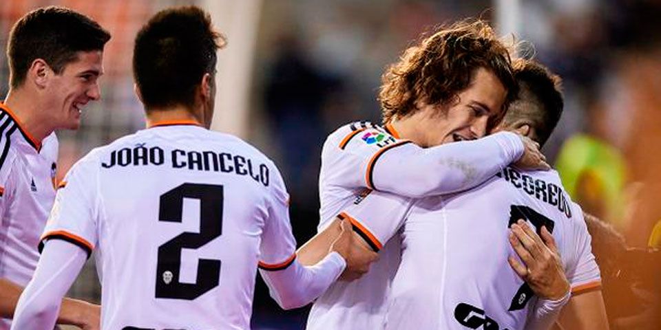 Valencia derrota a Almería y ya es tercero