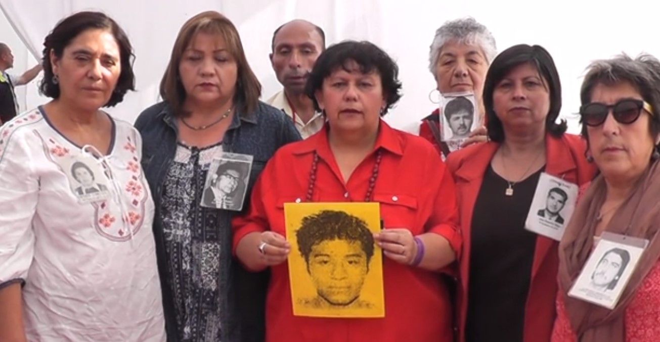 Se solidarizan en Chile por los 43 normalistas