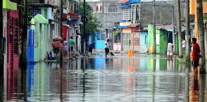 Lluvias causan inundaciones en Villahermosa