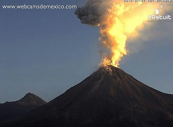 Explosión de volcán de Colima alcanza mil metros Explosión de volcán de Colima alcanza mil metros