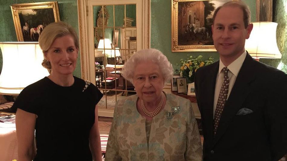 Príncipe Andrés comparte foto de su familia Príncipe Andrés comparte foto de su familia