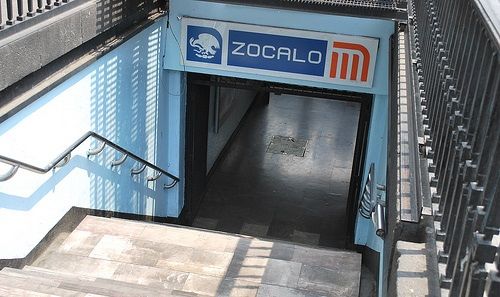 Suspenden servicio en estaciones Zócalo y Allende del Metro