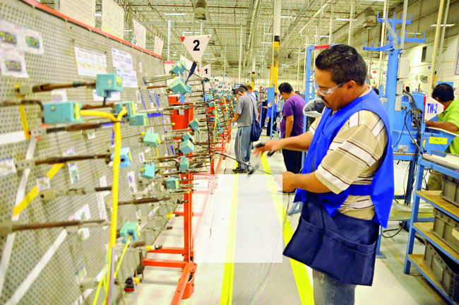 Incrementar salarios con base en productividad: Sector Industrial