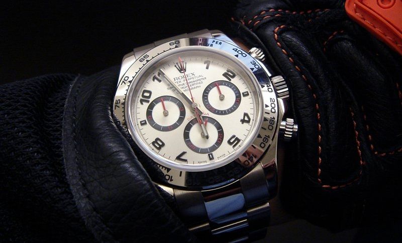 Joven presume herencia en Facebook y lo roban Joven presume herencia en Facebook y lo roban