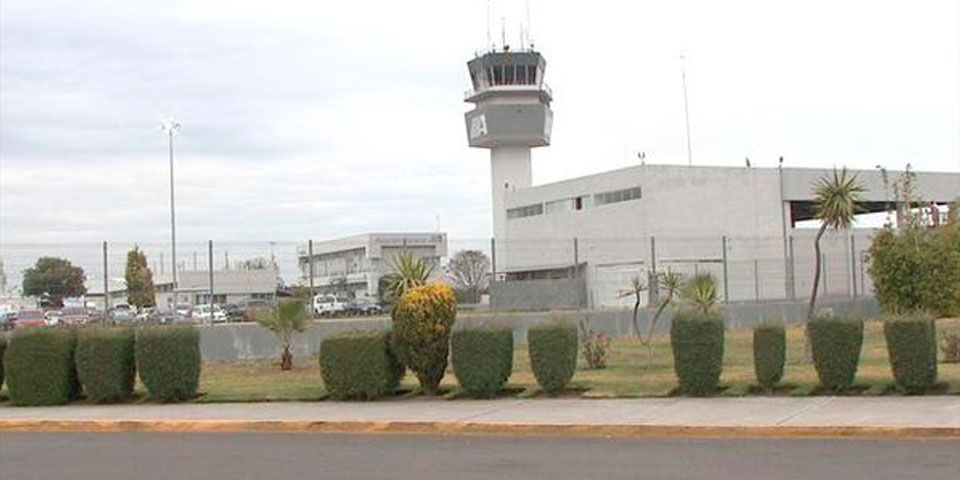 Cierra Aeropuerto de Puebla por caída de ceniza