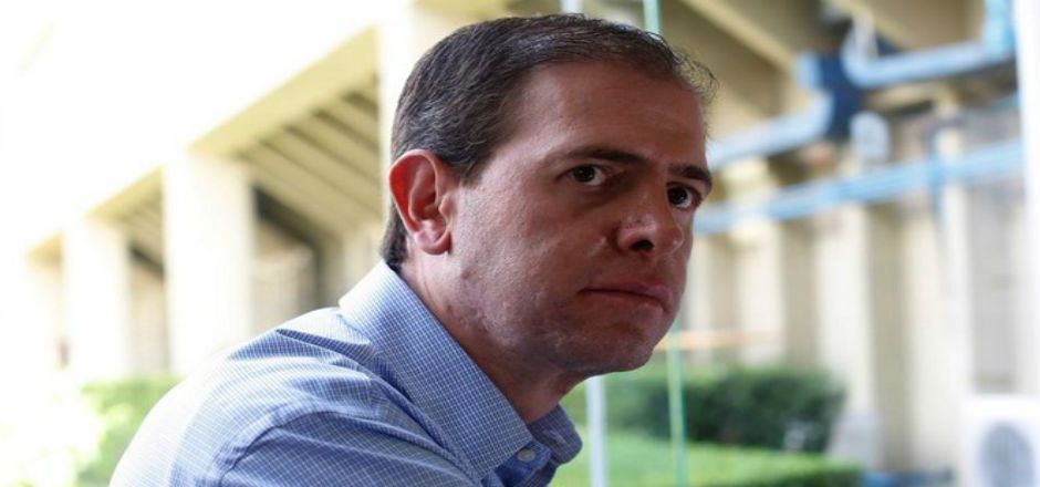 Reaparece Alfredo Castillo en Michoacán