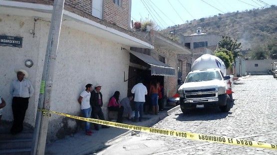 Muere niña por impacto de pipa de gas