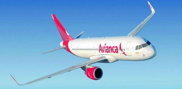 Encuentran un muerto en baño de avión