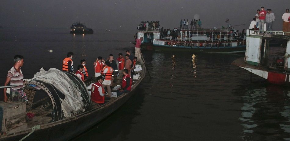 Hundimiento de ferry en Bangladesh deja 70 muertos Hundimiento de ferry en Bangladesh deja 70 muertos